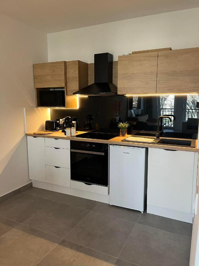 Room In The City 2 Шопрон Экстерьер фото